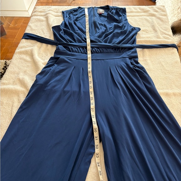 Vince Camuto jumpsuit with great pockets and tie on waist. Zipper in bac… - Picture 13 of 14